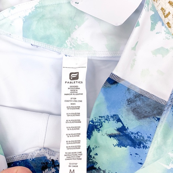 NWT Fabletics Winn Blue White Powerhold Capri - Picture 5 of 6